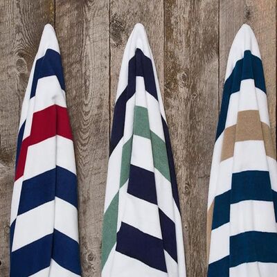 Buy Oversized Luxury Beach Towel with Yarn-dyed Technic for Absorbent and Breathable Comfort online manufacture