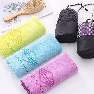 Comfortable Personalised Microfibre Gym Towel High Absorbability Space Saving