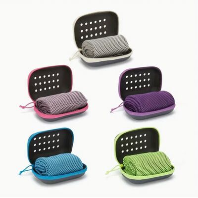 Compact Lightweight Microfiber Gym Towel with Quick Dry Technology for Active Lifestyles