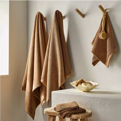 Warm Brown Minimalist Design Bath Towel - 650 GSM Organic Cotton Towel for Serene Bathing